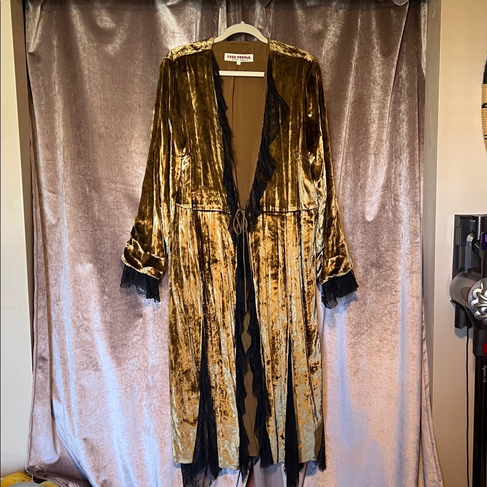 NWOT Free People Black and Gold Velvet Raveena Duster Size Large